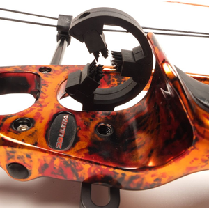 Second Hand Hoyt Ultra 38 Compound Bow - RH 60lbs  28 - 30 1/2"